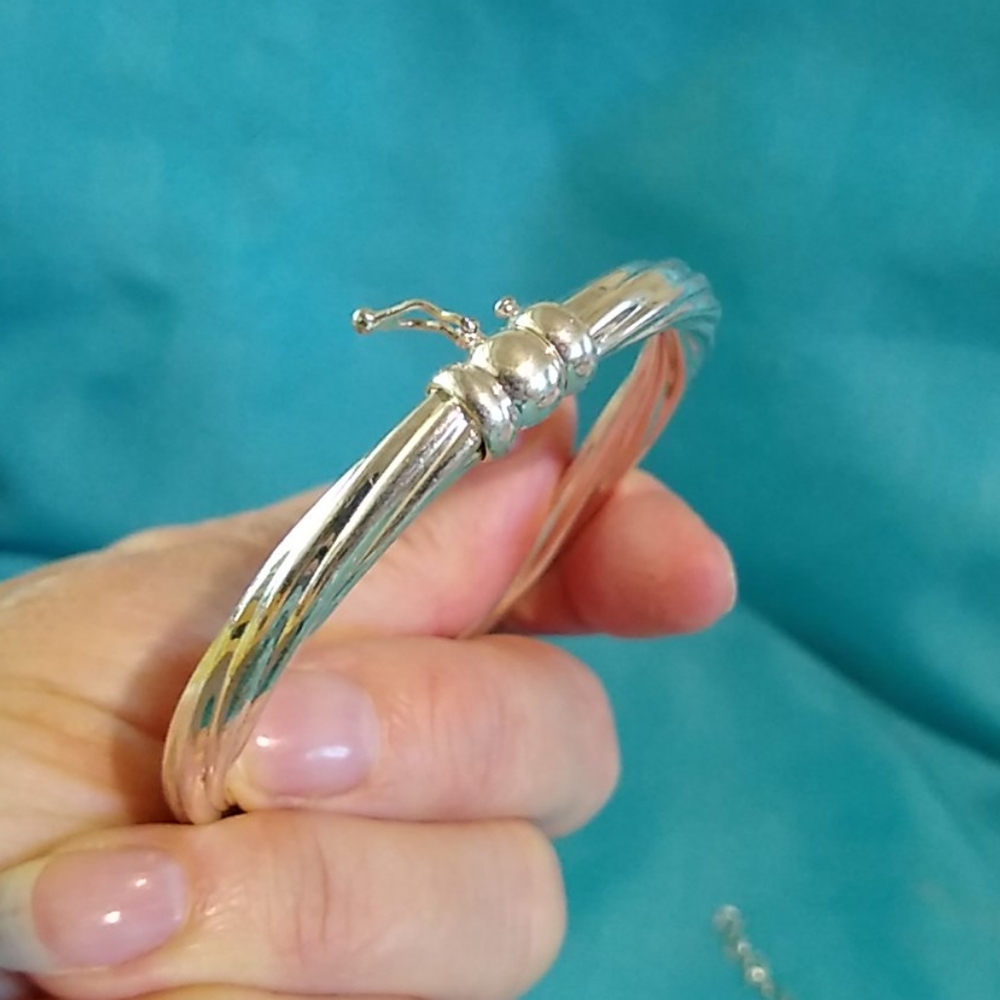 Sterling Silver Ribbed Hinged Bangle - image 5